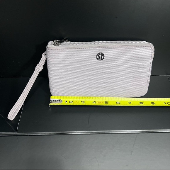 Lululemon Double Up Pouch/Wallet-Levander w/ metal logo medallion - Picture 12 of 13
